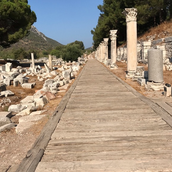 Meet your Posher, Karen - Picture 2 of 3